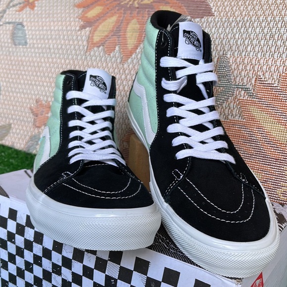 Vans Men’s Skate Sk8-Hi
Mint
VN0A5FCCM2T Sneakers - Picture 7 of 16